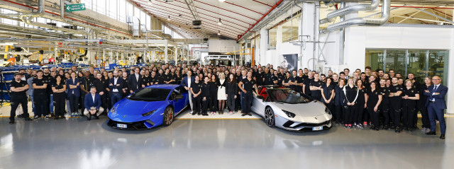 Lamborghini celebrates the manufacture of its 7,000th Aventador and 9,000th Huracán