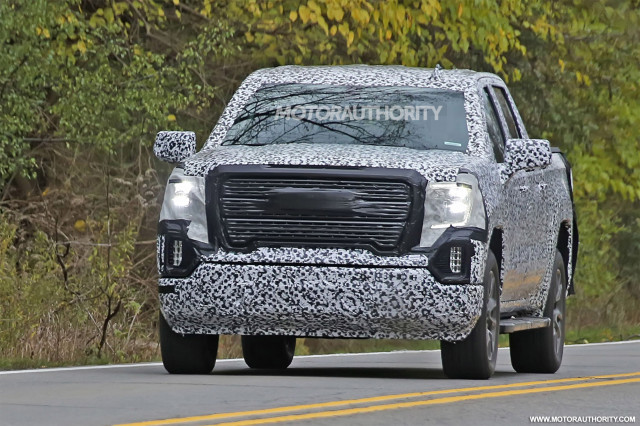 2019 GMC Sierra 1500 spy shots - Image via S. Baldauf/SB-Medien