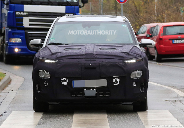 2019 Hyundai Kona Electric spy shots - Image via S. Baldauf/SB-Medien