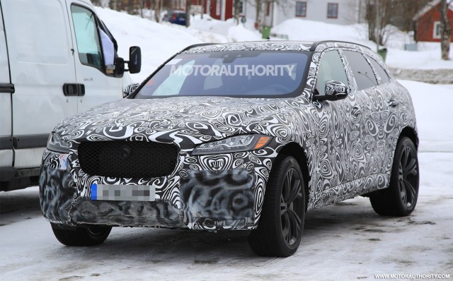 2019 Jaguar F-Pace SVR spy shots - Image via S. Baldauf/SB-Medien