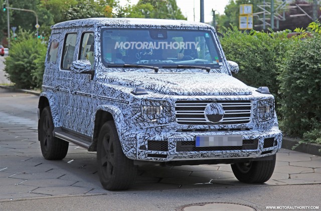 2019 Mercedes-Benz G-Class spy shots - Image via S. Baldauf/SB-Medien
