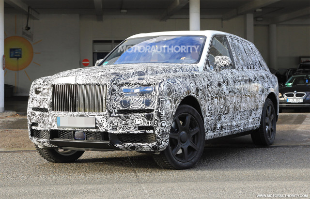 2019 Rolls-Royce Cullinan spy shots - Image via S. Baldauf/SB-Medien