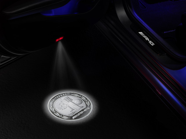 Mercedes-AMG adds 3D puddle lamps