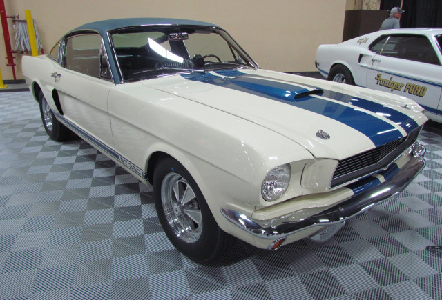 Shelby had a vinyl roof put on the first GT350 prototype and briefly considered making it an option 