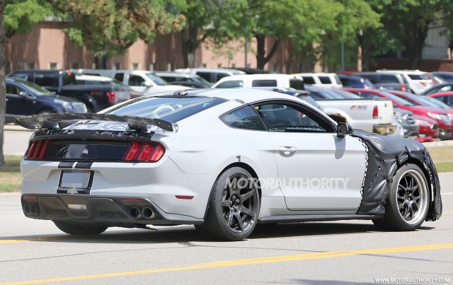 2019 Ford Mustang Shelby GT500 spy shots - Image via S. Baldauf/SB-Medien