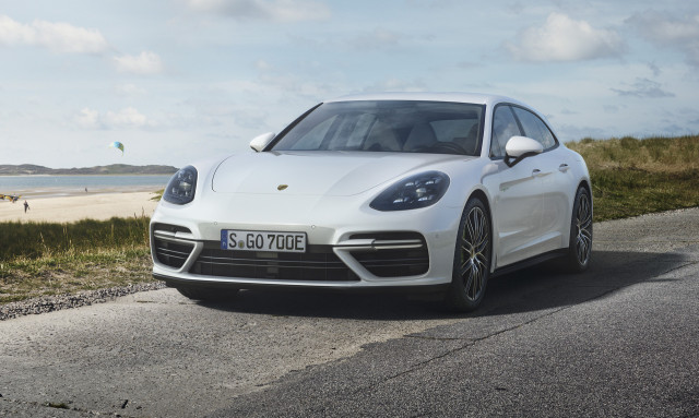 2018 Porsche Panamera Turbo S E-Hybrid Sport Turismo
