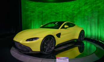 2019 Aston Martin Vantage debuts with bold look, raucous V-8