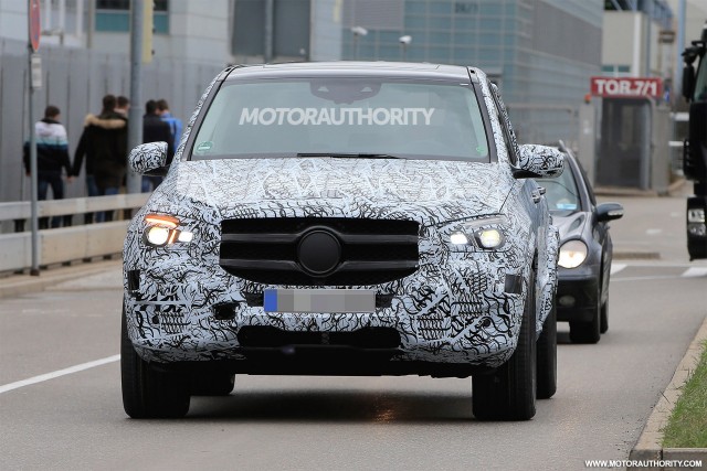 2019 Mercedes-Benz GLE spy shots - Image via S. Baldauf/SB-Medien