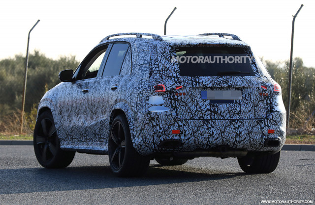 2019 Mercedes-Benz GLE spy shots - Image via S. Baldauf/SB-Medien