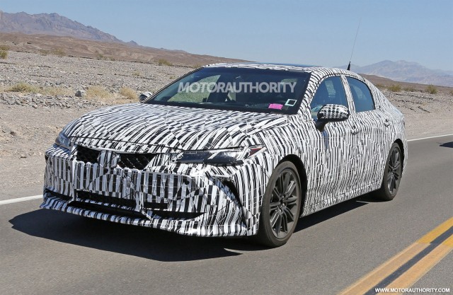 2019 Toyota Avalon spy shots - Image via S. Baldauf/SB-Medien