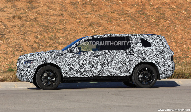 2020 Mercedes-Benz GLS spy shots - Image via S. Baldauf/SB-Medien