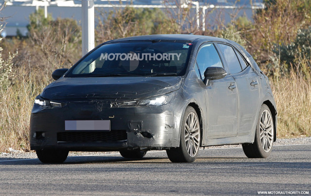 2019 Toyota Corolla iM (Auris) spy shots - Image via S. Baldauf/SB-Medien
