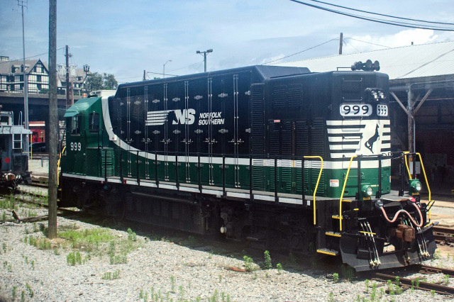 Altoona Works BP4 all-electric locomotive, NS 999, Mark Levisay/CC BY 2.0