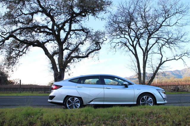 2018 Honda Clarity Plug-In Hybrid drive, Napa Valley, Caifornia, Dec 2017