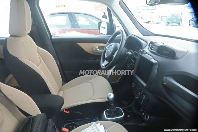 2019 Jeep Renegade facelift spy shots - Image via S. Baldauf/SB-Medien