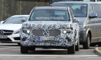 2021 Mercedes-Benz GLB spy shots