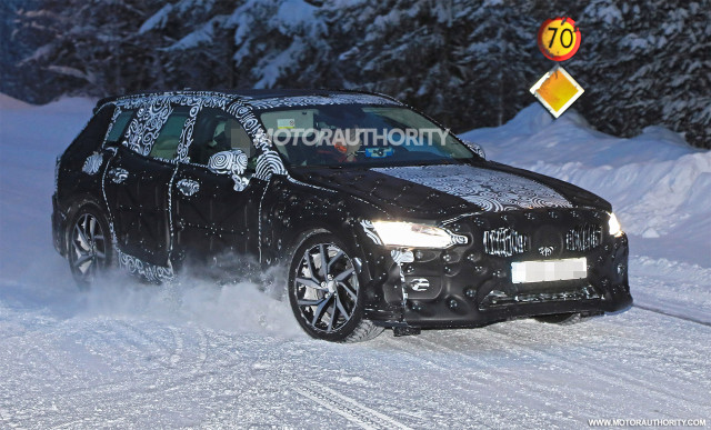 2020 Volvo V60 spy shots - Image via S. Baldauf/SB-Medien