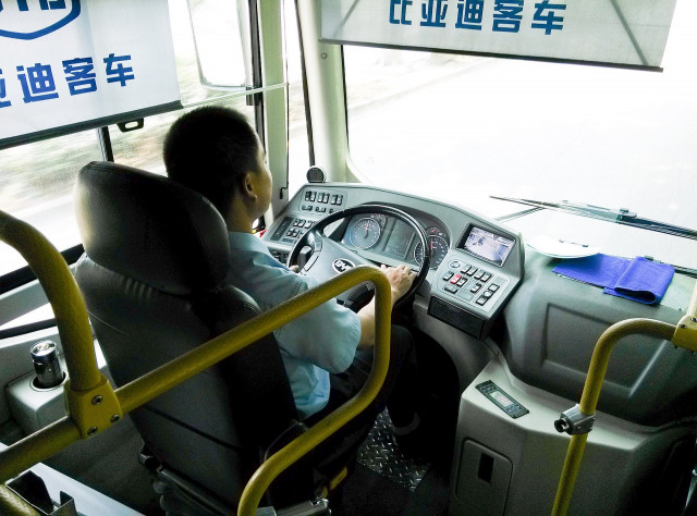 BYD K9 electric bus cockpit, by Linuxthink (Own work) [CC BY-SA 3.0]