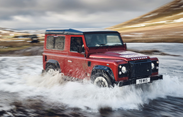 Land Rover Defender Works V8