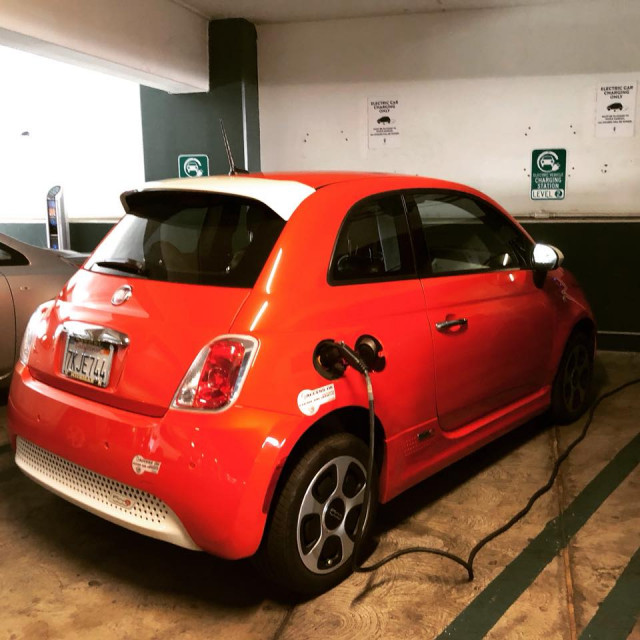 2015 Fiat 500e electric car recharging [photo: Chris Baccus