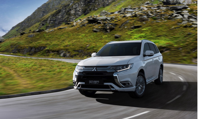 2019 Mitsubishi Outlander PHEV (European model), to debut at 2018 Geneva auto show