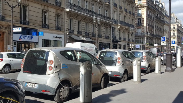 Bollore BlueCars recharging at Paris curb for the Autolib electric-car sharing service, Sep 2016 Bollore BlueCars recharging at Paris curb for the Autolib electric-car sharing service, Sep 2016