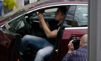 Self-driving Tesla to make LA to NYC trip this year, Musk says, without lidar