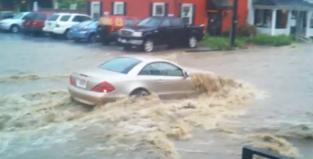 Mercedes-Benz SL-Class stalls in Maryland flash flood