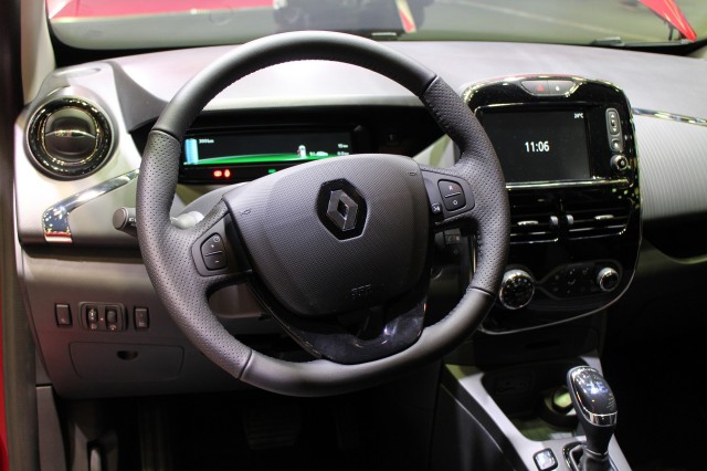 Longer-range Renault Zoe electric car, introduced at 2016 Paris Motor Show