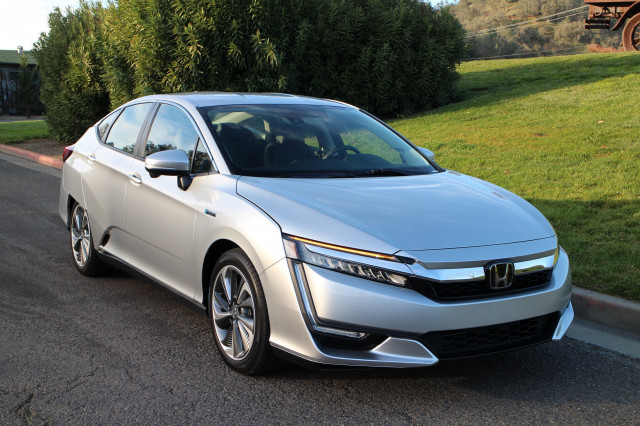 2018 Honda Clarity Plug-In Hybrid drive, Napa Valley, Caifornia, Dec 2017