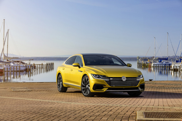 2019 Volkswagen Arteon R-Line package