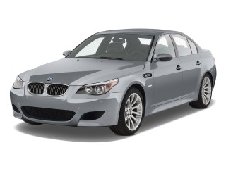 2010 BMW M5 4-door Sedan Angular Front Exterior View