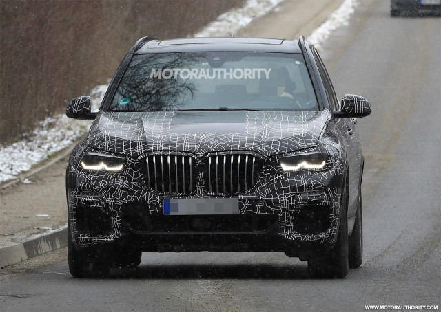 2019 BMW X5 spy shots - Image via S. Baldauf/SB-Medien