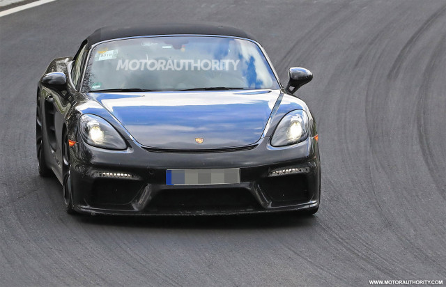 2019 Porsche 718 Spyder spy shots - Image via S. Baldauf/SB-Medien