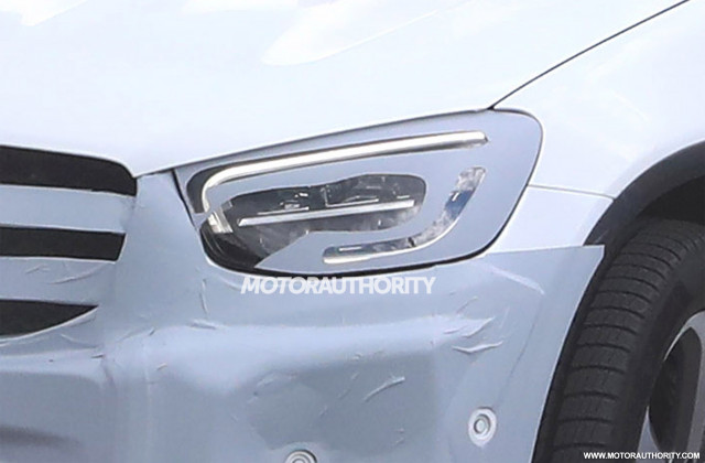 2020 Mercedes-Benz GLC facelift spy shots - Image via S. Baldauf/SB-Medien 2020 Mercedes-Benz GLC facelift spy shots - Image via S. Baldauf/SB-Medien