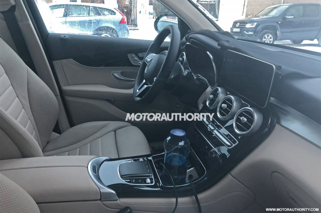 2020 Mercedes-Benz GLC facelift spy shots - Image via S. Baldauf/SB-Medien 2020 Mercedes-Benz GLC facelift spy shots - Image via S. Baldauf/SB-Medien