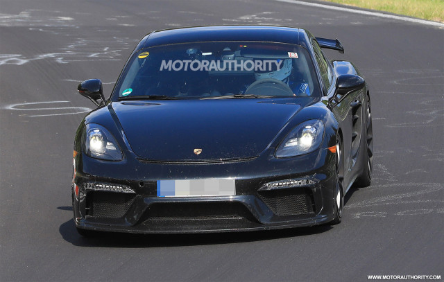 2019 Porsche 718 Cayman GT4 spy shots - Image via S. Baldauf/SB-Medien