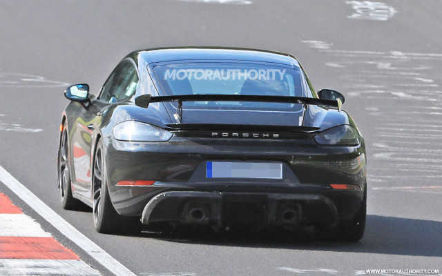 2019 Porsche 718 Cayman GT4 spy shots - Image via S. Baldauf/SB-Medien