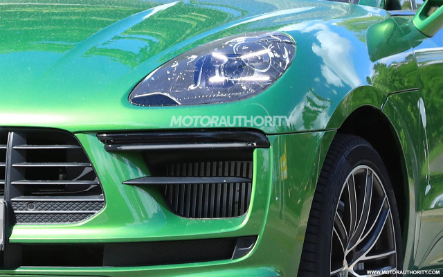 2019 Porsche Macan facelift spy shots - Image via S. Baldauf/SB-Medien