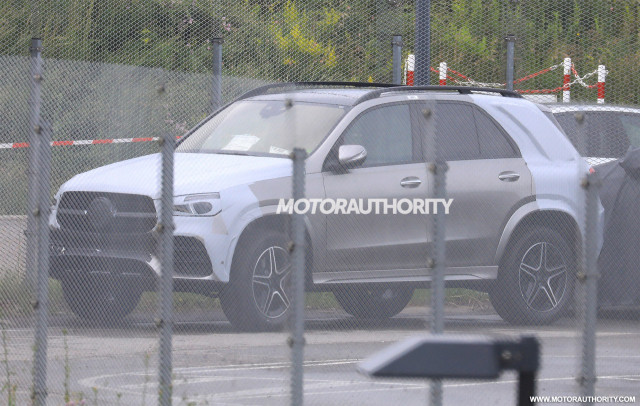 2019 Mercedes-Benz GLE spy shots - Image via S. Baldauf/SB-Medien