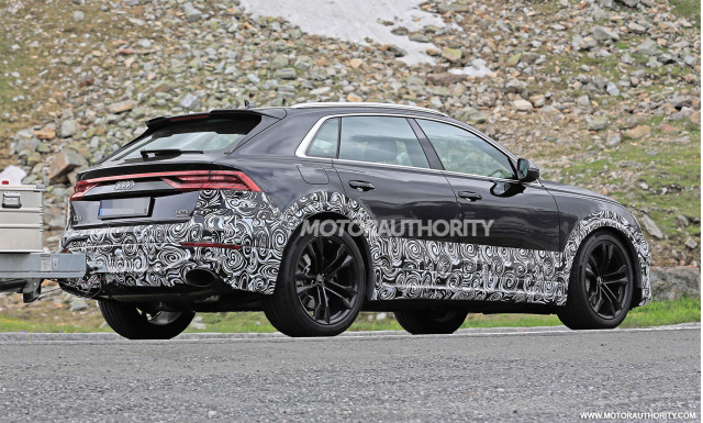 2020 Audi RS Q8 spy shots - Image via S. Baldauf/SB-Medien