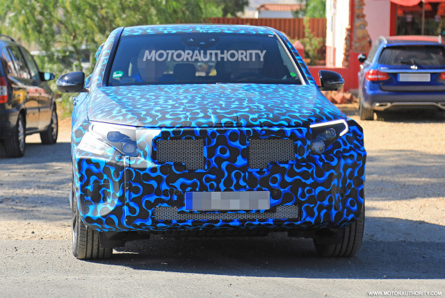 2020 Mercedes-Benz EQC spy shots - Image via S. Baldauf/SB-Medien
