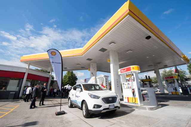 First hydrogen filling station opens in Canada, in Vancouver, British Columbia