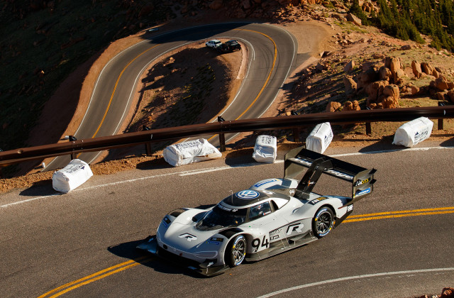 Romain Dumas drives the Volkswagen ID R at 2018 Pikes Peak International Hill Climb