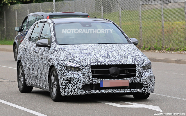2019 Mercedes-Benz B-Class spy shots - Image via S. Baldauf/SB-Medien