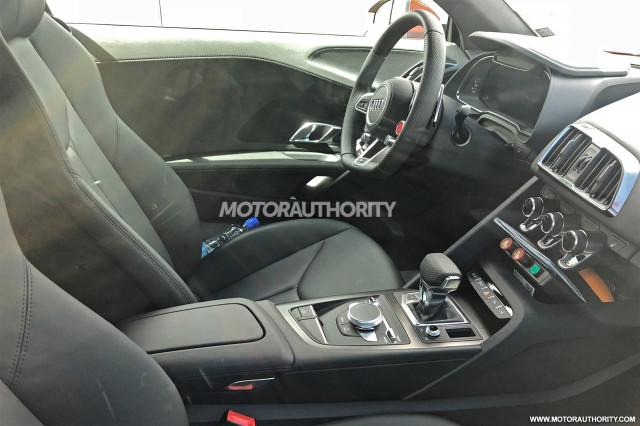 2020 Audi R8 facelift spy shots - Image via S. Baldauf/SB-Medien 2020 Audi R8 facelift spy shots - Image via S. Baldauf/SB-Medien