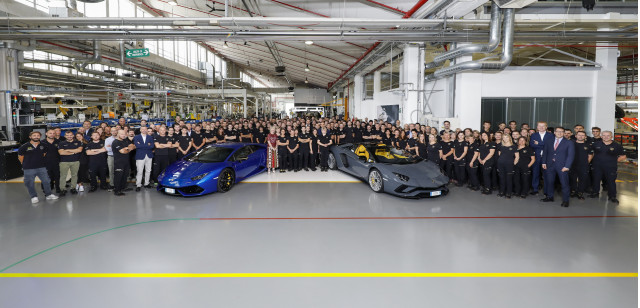 11,000th and 8,000th Lamborghini Huracán and Aventador models built