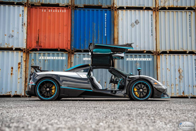 Pagani Huayra L'Ultimo - Image via Prestige Imports Miami