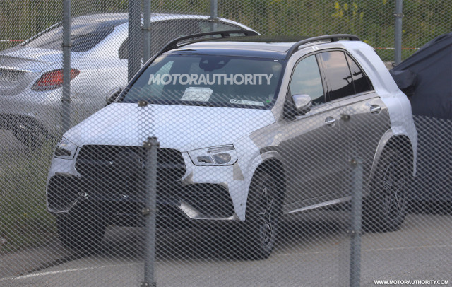 2019 Mercedes-Benz GLE spy shots - Image via S. Baldauf/SB-Medien