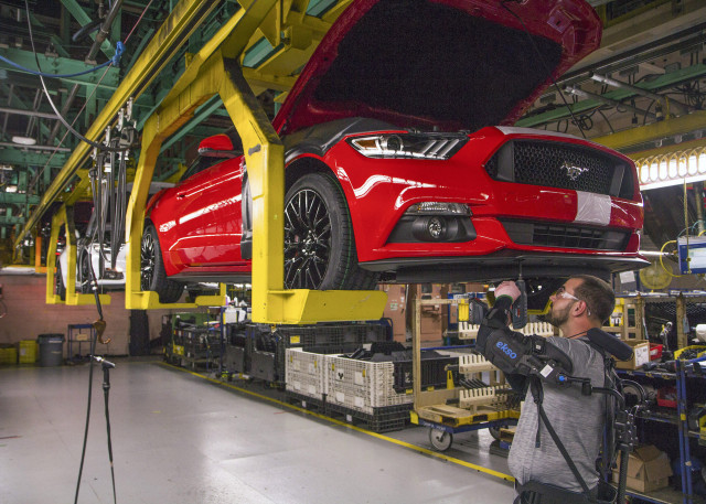 Ford EksoVest to reduce worker fatigue and lessen injury